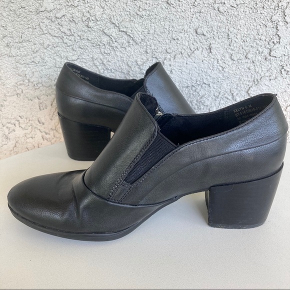 BareTraps Shoes - BareTraps Black Faux Leather Keyln Zip Booties